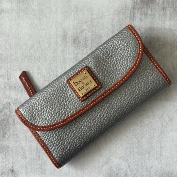 Dooney & Bourke Wallet Pebble Grain Continental Clutch Silver /Brown Trim - Picture 2 of 12